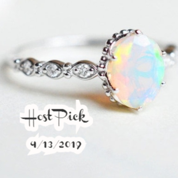 Jewelry - ➰Beautiful Ring